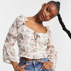Missguided - Blouse with tie neckline and ruffled shoulders - Floral cream